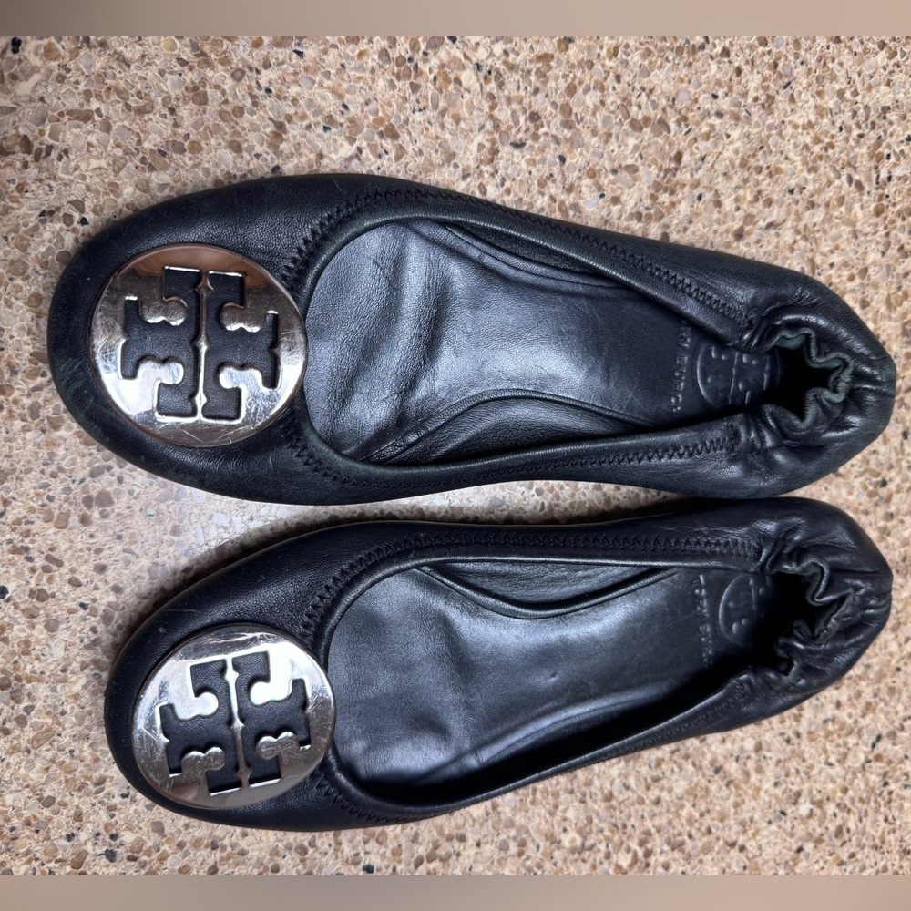 Tory Burch Black Leather Logo Ballet Flats with Silver Emblem - Picture 3 of 13